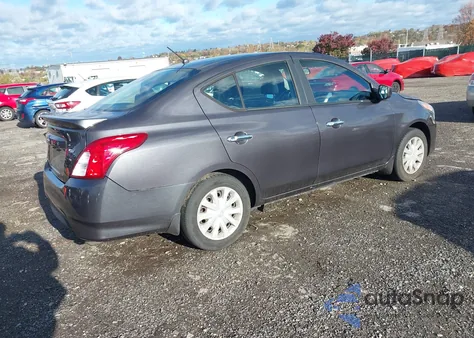 2015 Nissan Versa 1.6 Sv z USA, uszkodzony, nr VIN 3N1CN7AP6FL818799